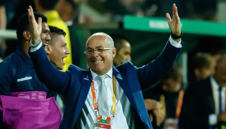 El entrenador argentino recibió los aplausos del aficionado ecuatoriano en la goleada ante Bolivia