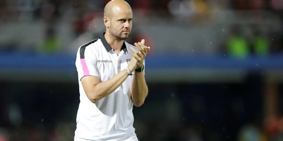 El entrenador del Independiente del Valle recibe una oferta importante del fútbol brasileño