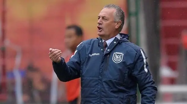 El entrenador de la selección ecuatoriana de fútbol ya piensa en la fecha eliminatoria del mes de marzo.