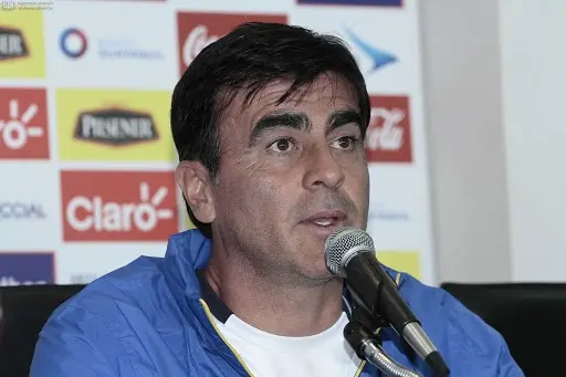El entrenador salió por la puerta de atrás de Ecuador y de Xolos también se fue por no llegar a un acuerdo salarial