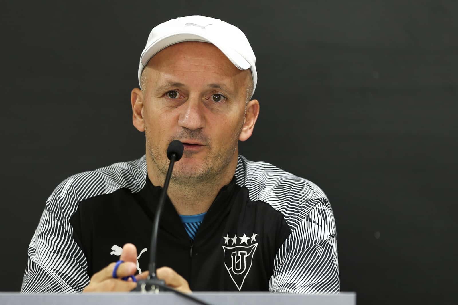 El entrenador uruguayo se llevó un empate en la final de ida