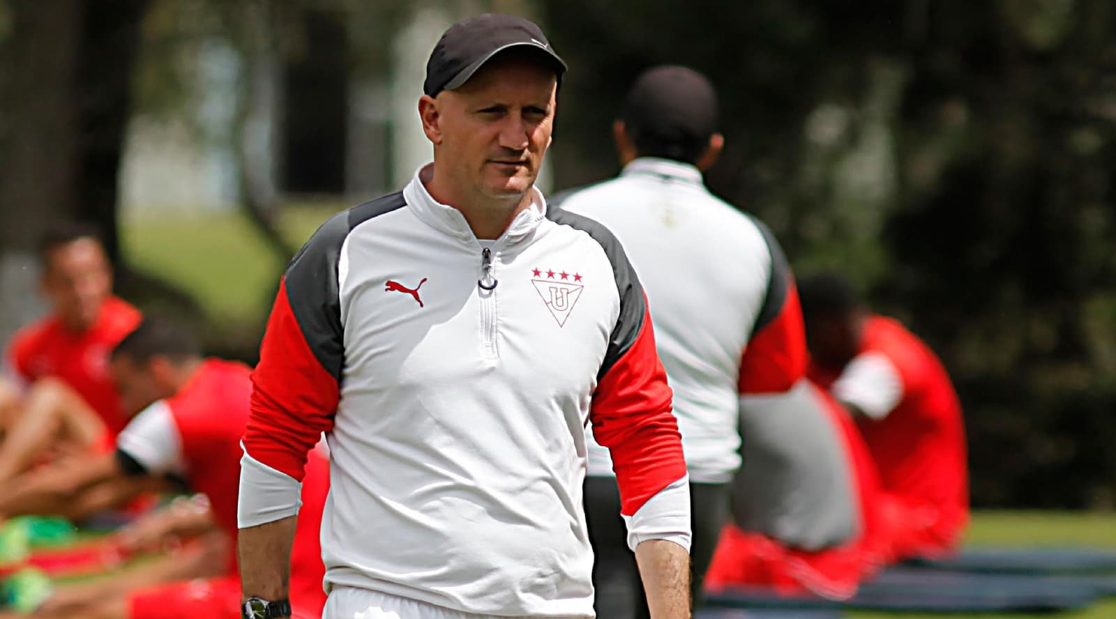 El entrenador uruguayo no tiene su futuro definido
