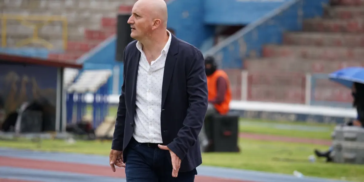 El entrenador uruguayo vuelve a ser cuestionado en Liga de Quito