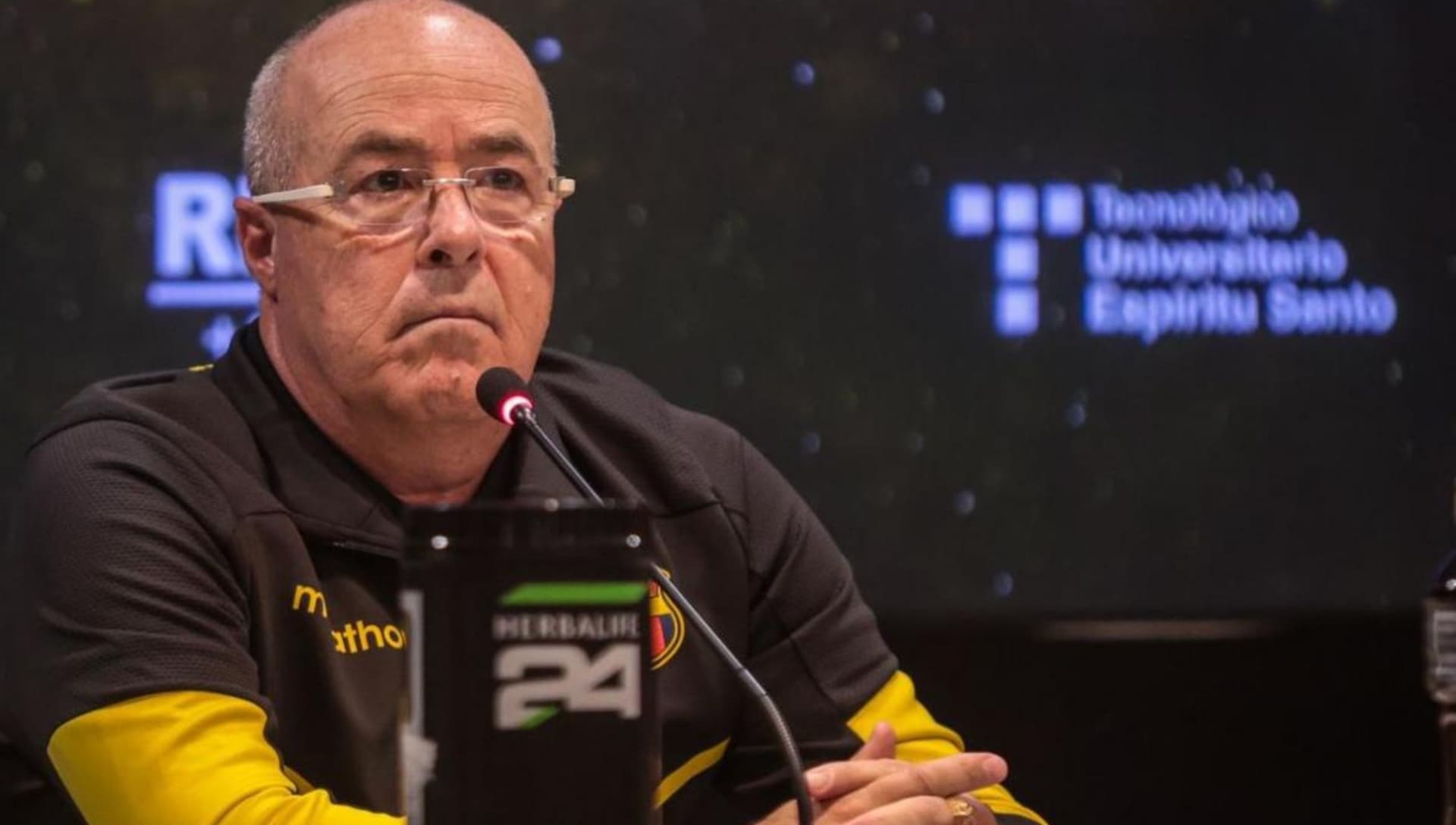 El estratega argentino se molestó por una pregunta que le hizo una periodista