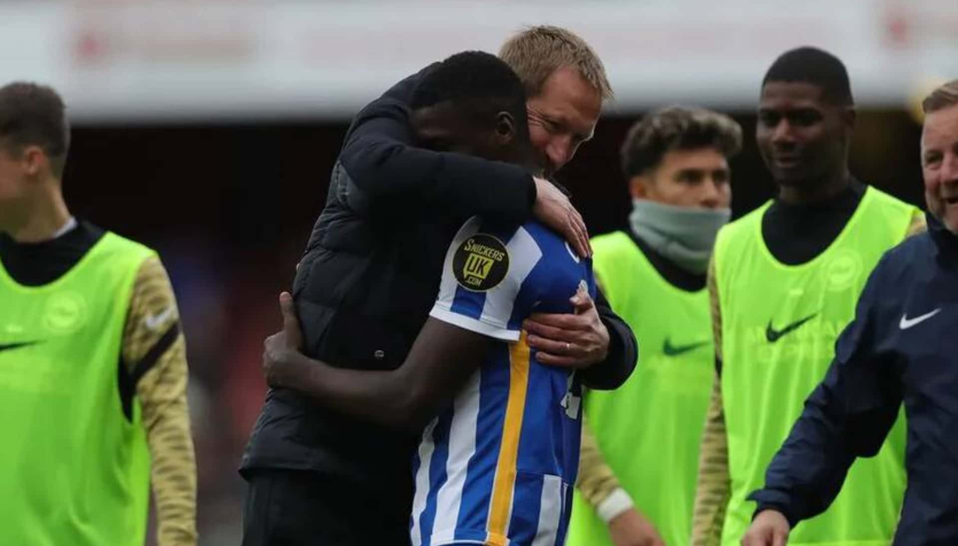 El estratega del Brighton reveló que se demoró demasiado en poner a Moisés Caicedo en la plantilla titular