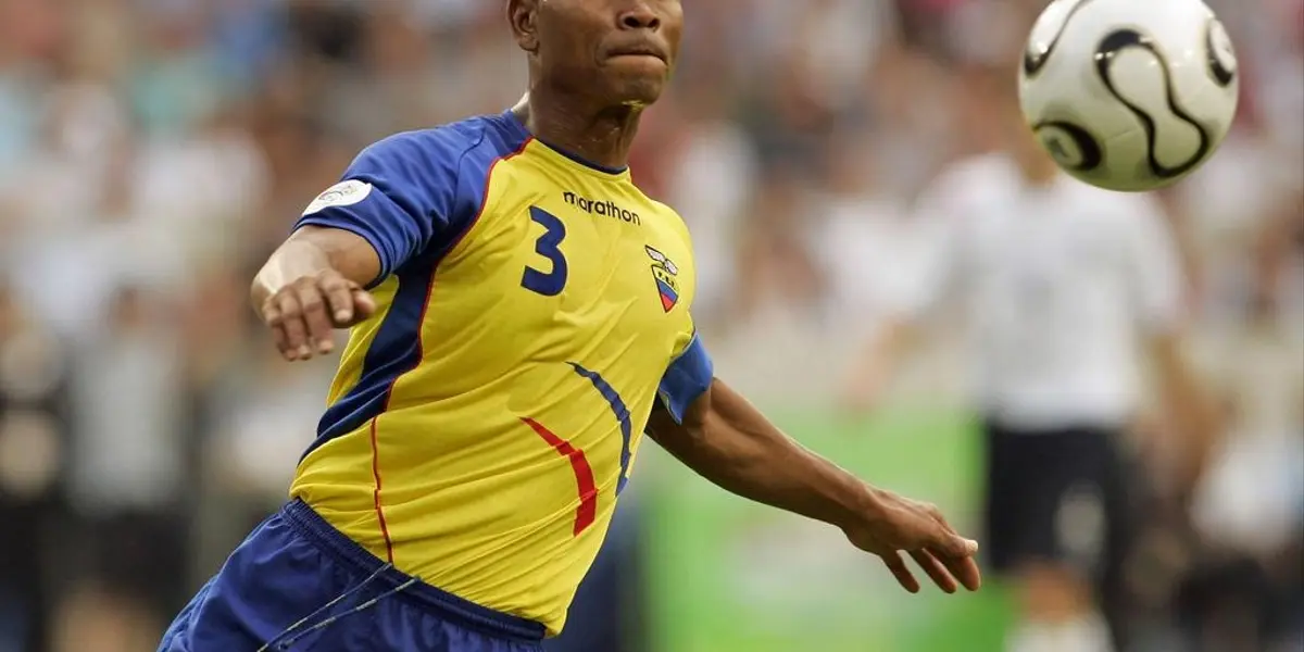 El ex capitán de la selección ecuatoriana no pierde su calidad con el balón en los pies