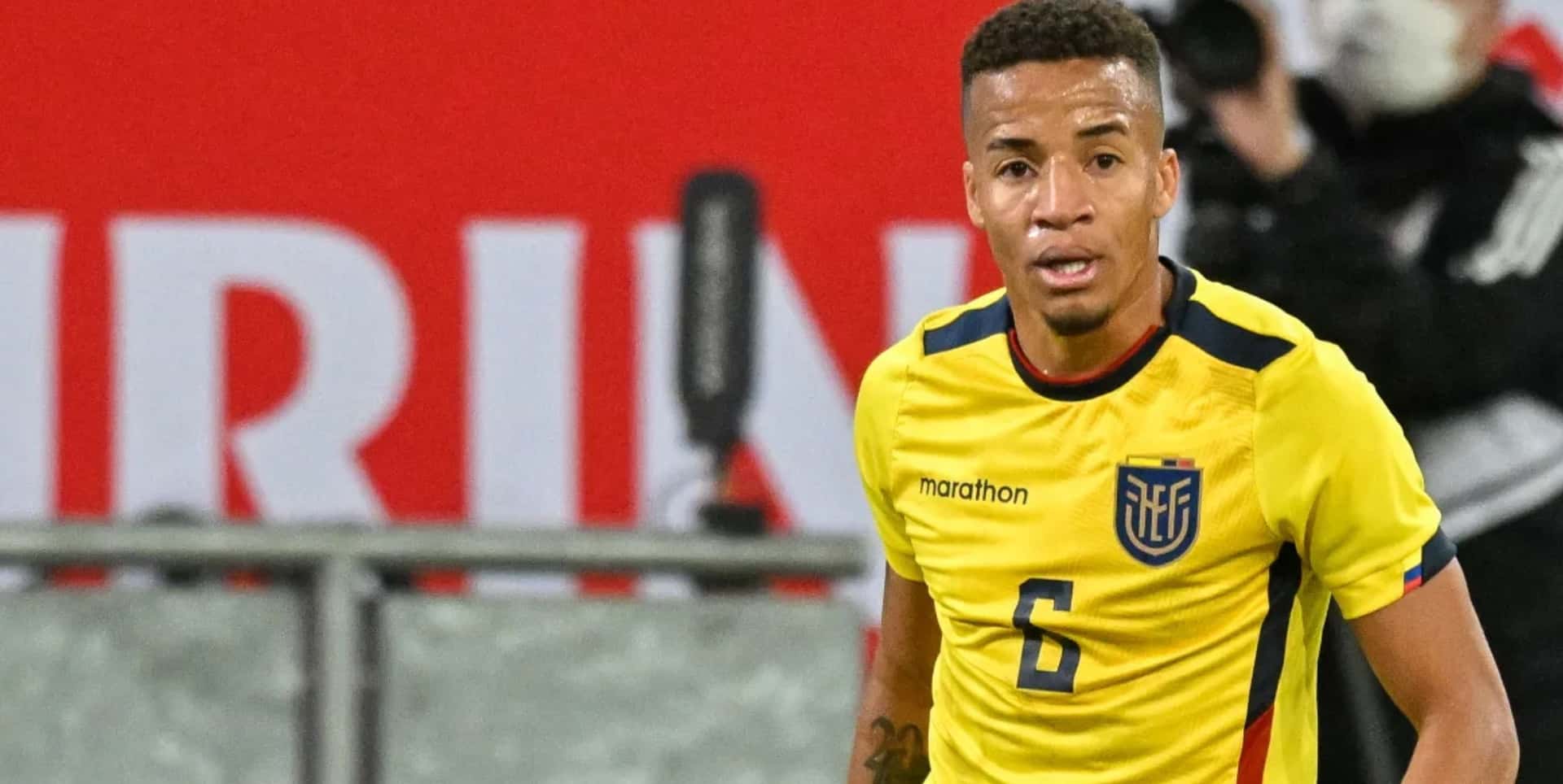 El ex miembro del TAS manifestó que la situación es complicada para el jugador ecuatoriano