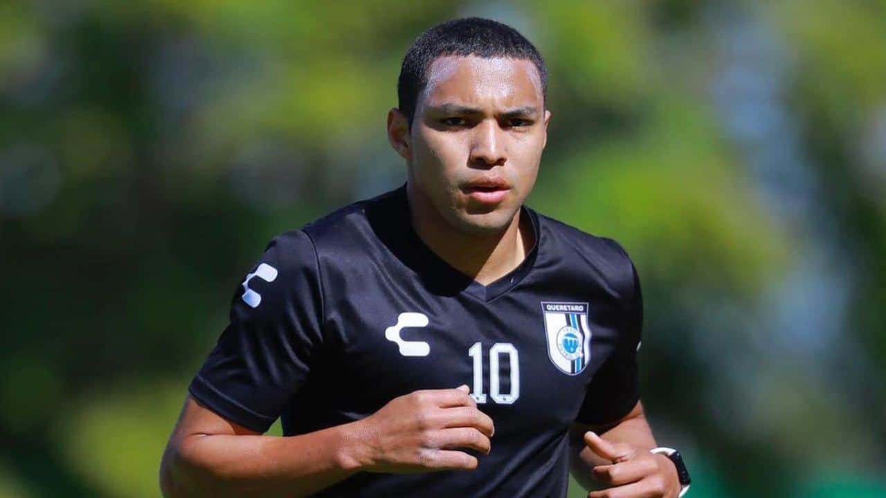 El jugador ecuatoriano intenta recuperar su nivel en el fútbol mexicano