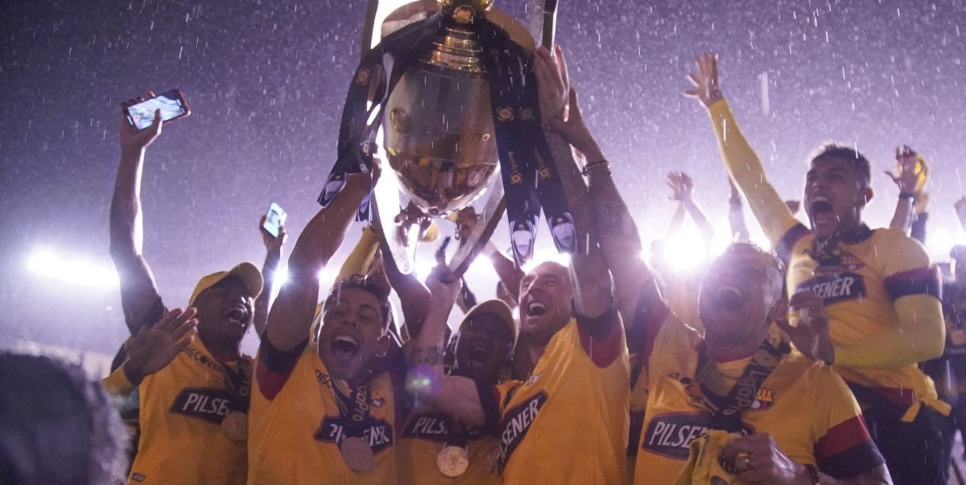 El jugador quedó campeón con Barcelona SC y sería nuevo fichaje del club