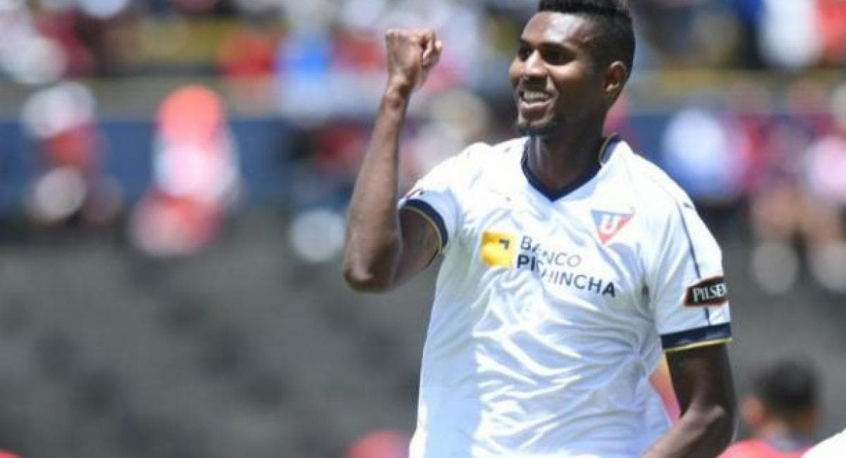 El jugador vistió las camisetas de dos grandes del Ecuador.