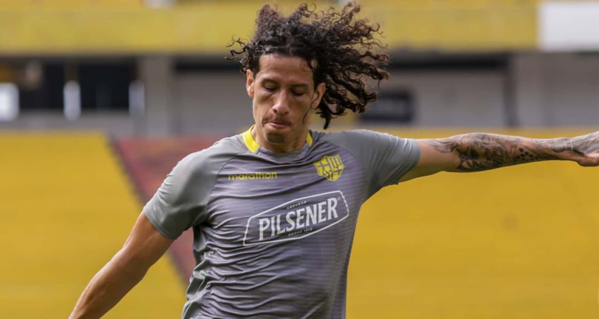 El 'Tarzán´ mostró un "look" totalmente diferente una vez que se anunció su vinculación a Cerro Porteño