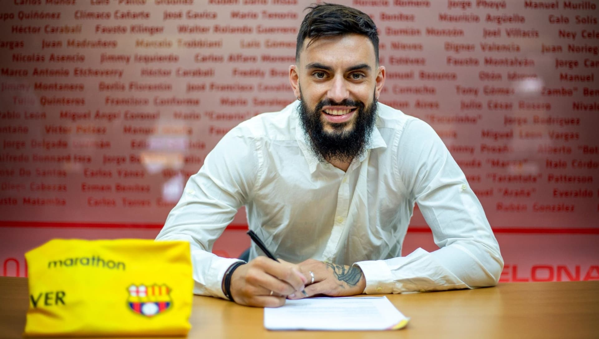El uruguayo se fue de Barcelona debido a que con la llegada de Jhon Jairo Cifuente perdió espacio en la plantilla
