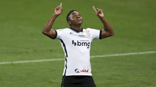 El volante ofensivo vive una buena temporada con el Corinthians