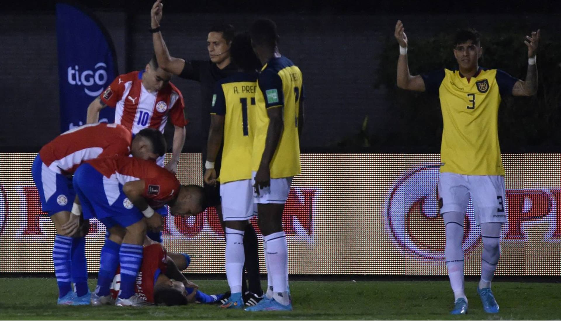 El zaguero central de la tricolor utilizó sus redes sociales para comunicarse con los hinchas