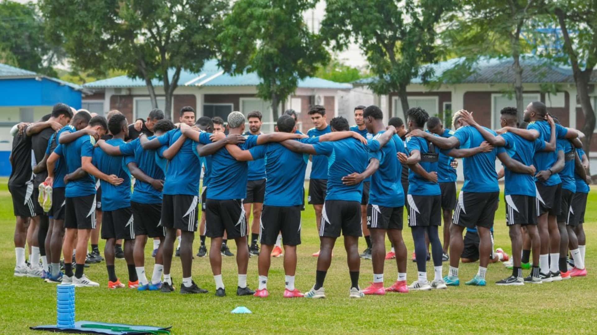 Emelec disputó su primer amistoso contra Toreros FC y ganó por la cuenta de 2 a 0