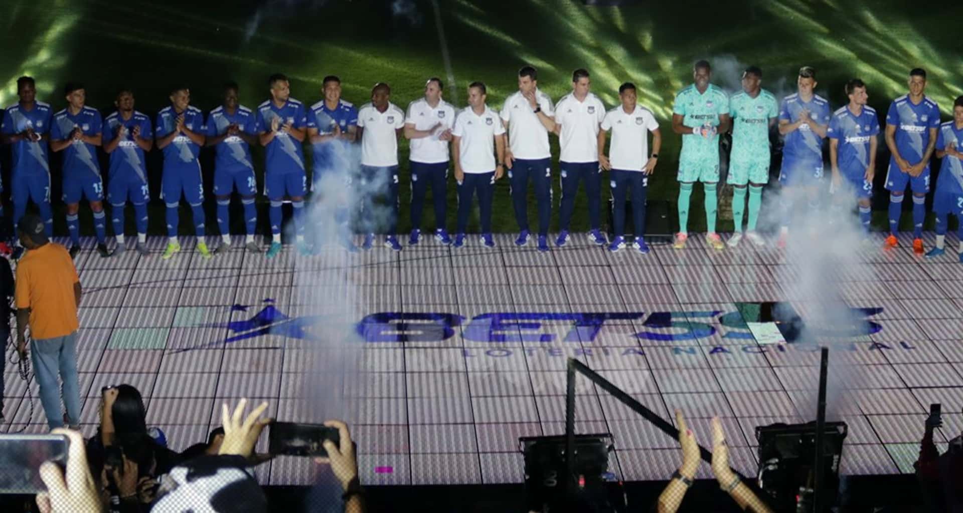 Emelec logró conseguir hinchas para la Explosión Azul y además tuvo una fiesta para recibir a su rival
