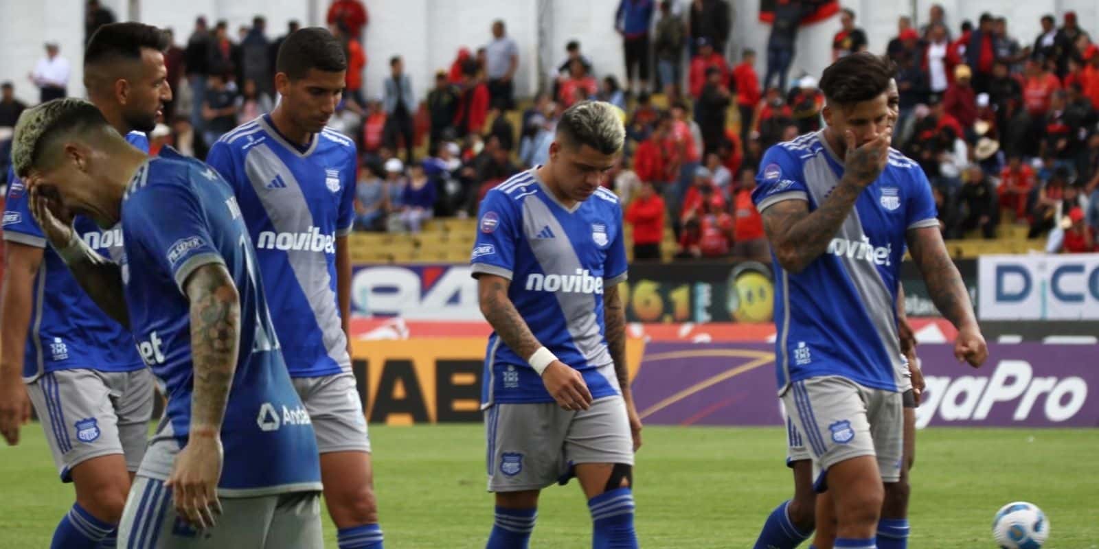 Emelec pasa por un mal momento y varios directivos han renunciaron por los problemas del club