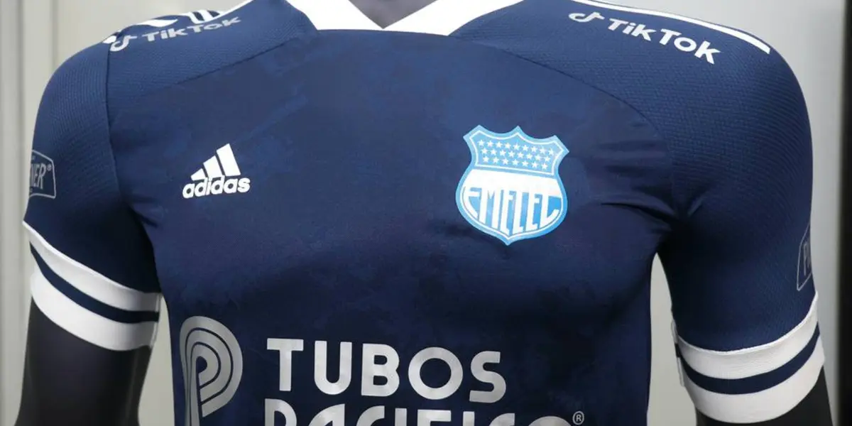 Emelec presentó su nueva indumentaria para lo que resta de temporada así como la siguiente y en redes sociales develaron que es parecida a la camiseta de Sporting Cristal
