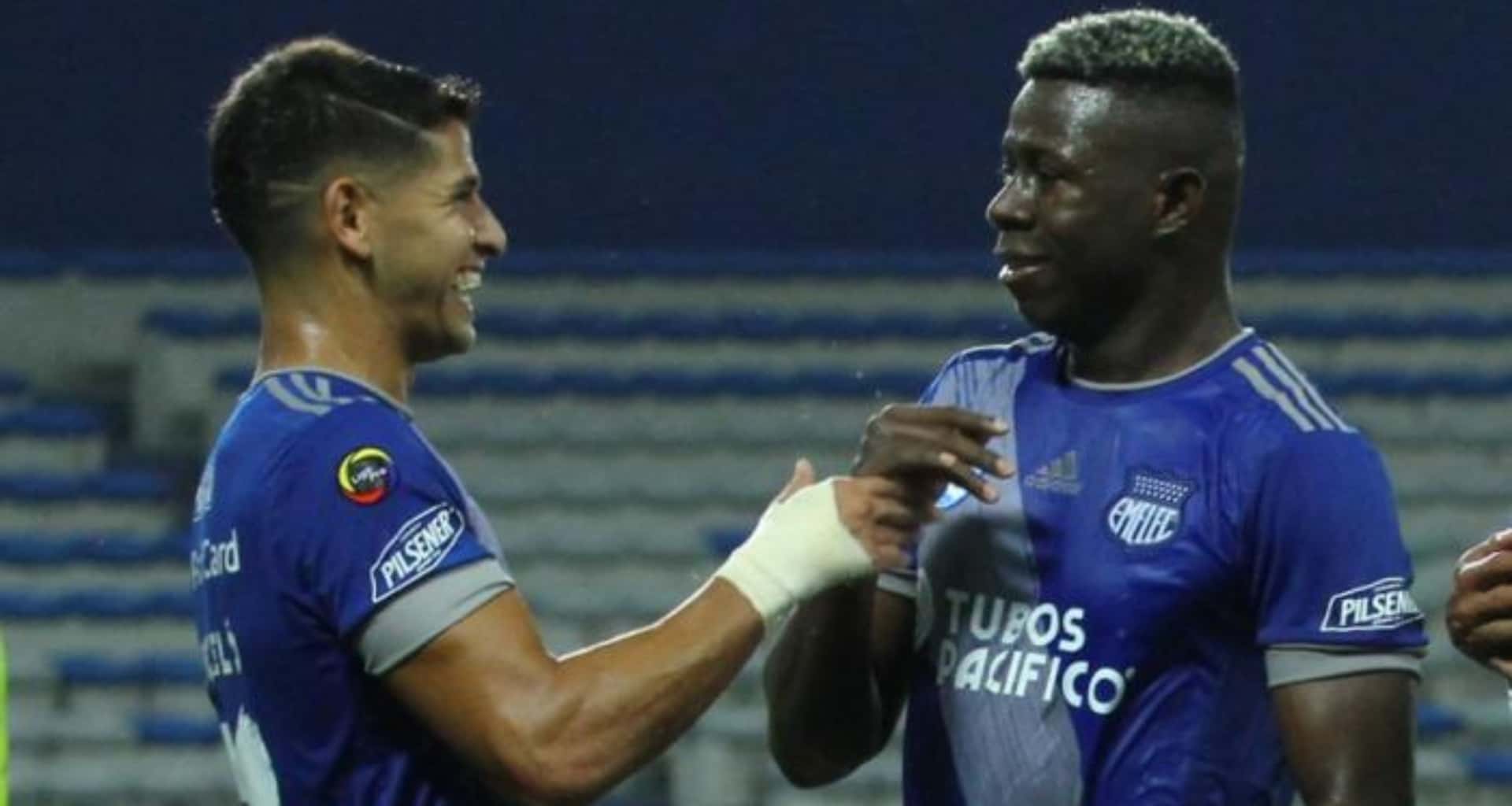 Emelec solamente pudo quedarse con uno de los dos delanteros titulares en el 2021. Alejandro Cabeza fue renovado pero no Facundo Barceló