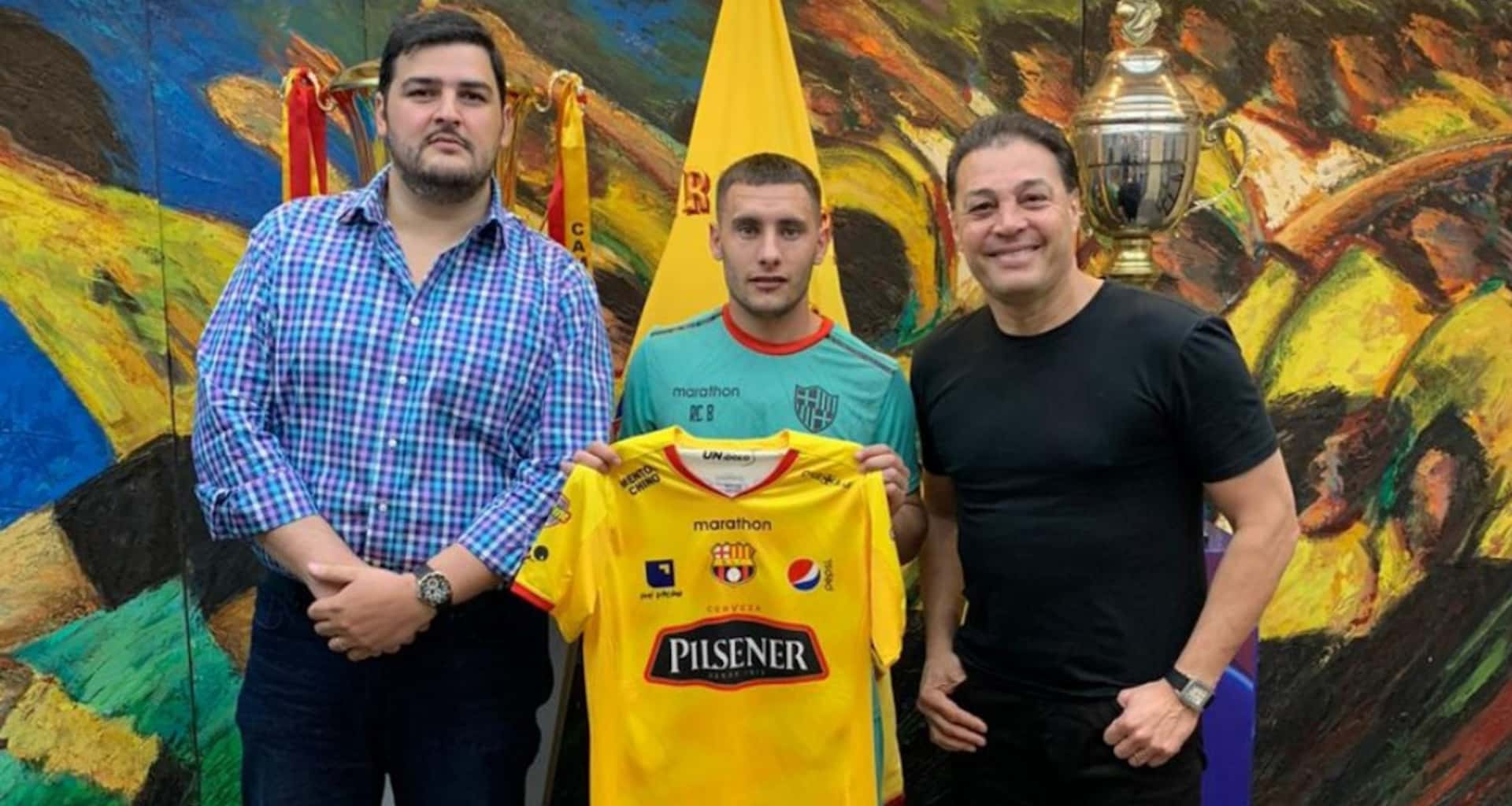 Emmanuel Martínez tuvo una propuesta de Santos de Brasil, donde dirige Fabián Bustos