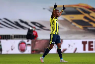 Enner Valencia logró anotar un gol agónico para Fenerbahçe, que los pone a seguir peleando por el título en el campeonato de Turquía y los hinchas lo reconocieron en las rede sociales