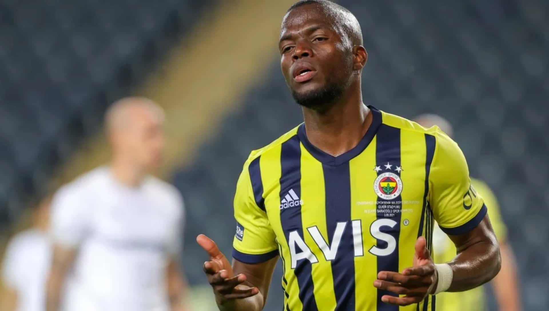 Enner Valencia volvió a anotar y esta vez por partida doble con el Fenerbahce