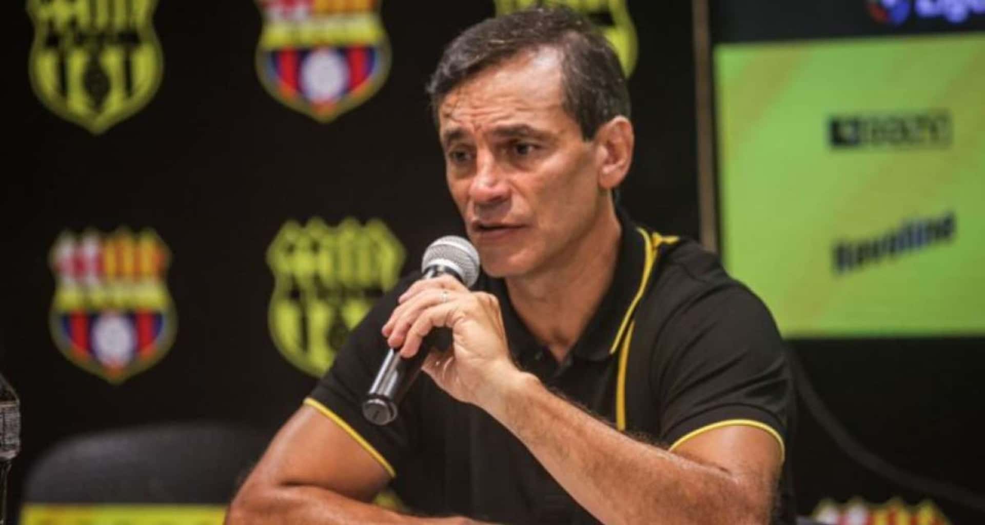 Fabián Bustos estaría con las horas contadas en Barcelona SC