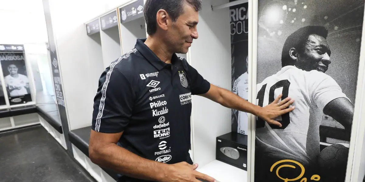 Fabián Bustos fue presentado como nuevo entrenador de Santos y tras su paso en Barcelona SC donde privilegio el juego de resultados y no vistoso 