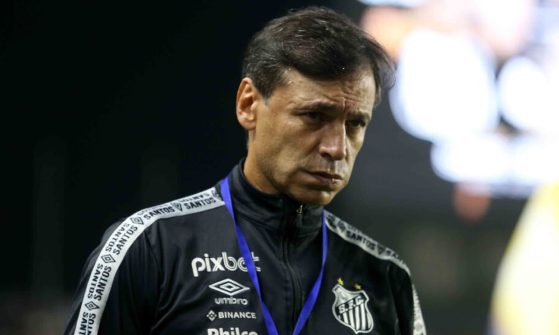 Fabián Bustos fue separado del Santos de Brasil y no precisamente por los resultados, hubo algo de fondo
