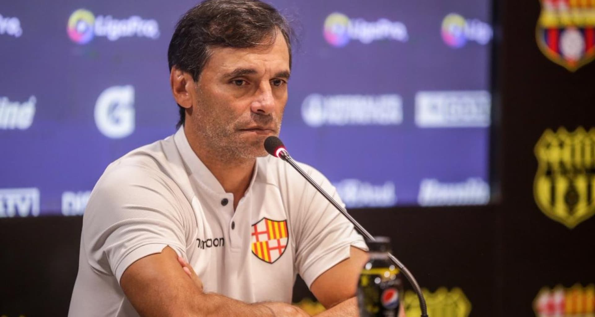 Fabián Bustos puede que no termine el año como entrenador de Barcelona SC por su estilo de juego y si los resultados no le acompañan