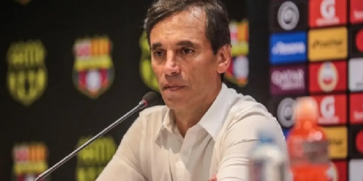 Fabián Bustos termina su contrato este 2021 con Barcelona SC y aunque reconoció tuvo propuestas y llamados de otros equipos, el entrenador siente que cumplió su sueño y está seguro en el club