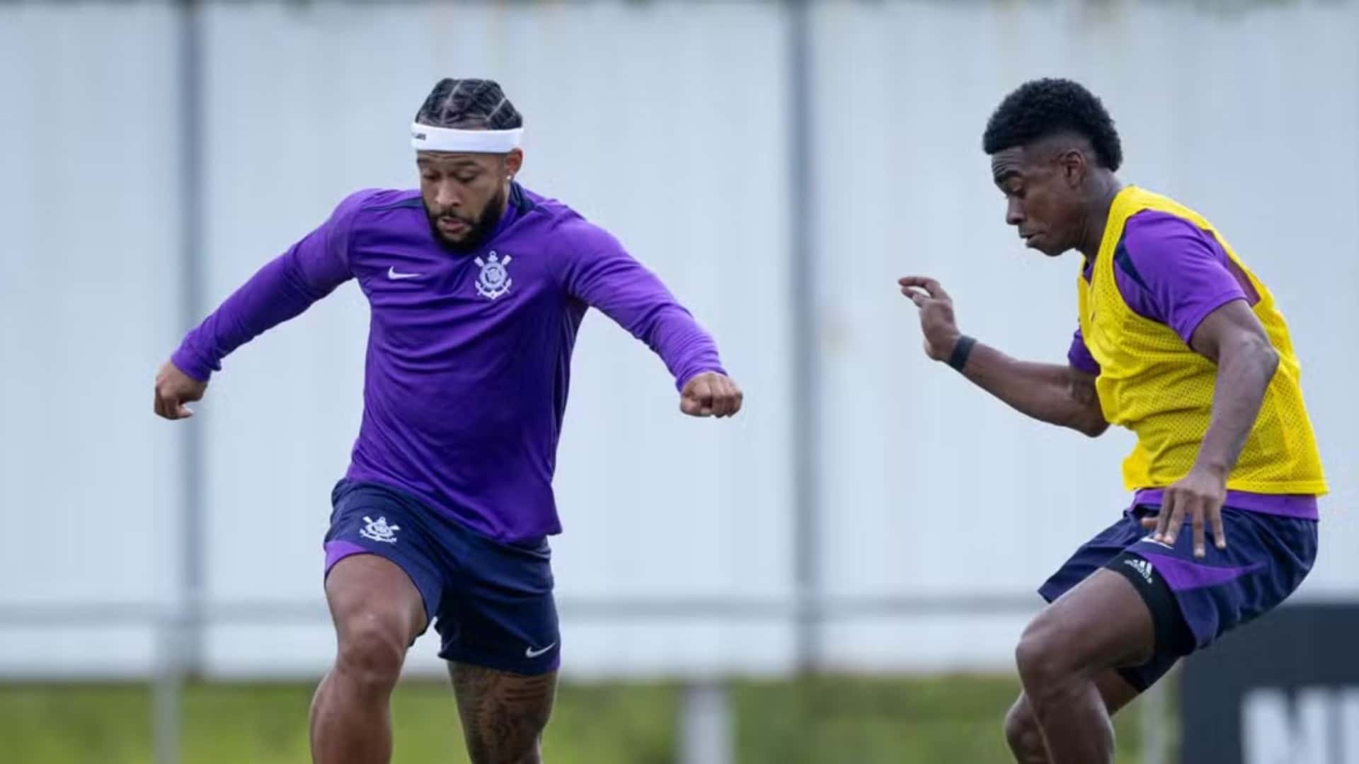 Félix Torres-Memphis Depay / Foto: Corithians