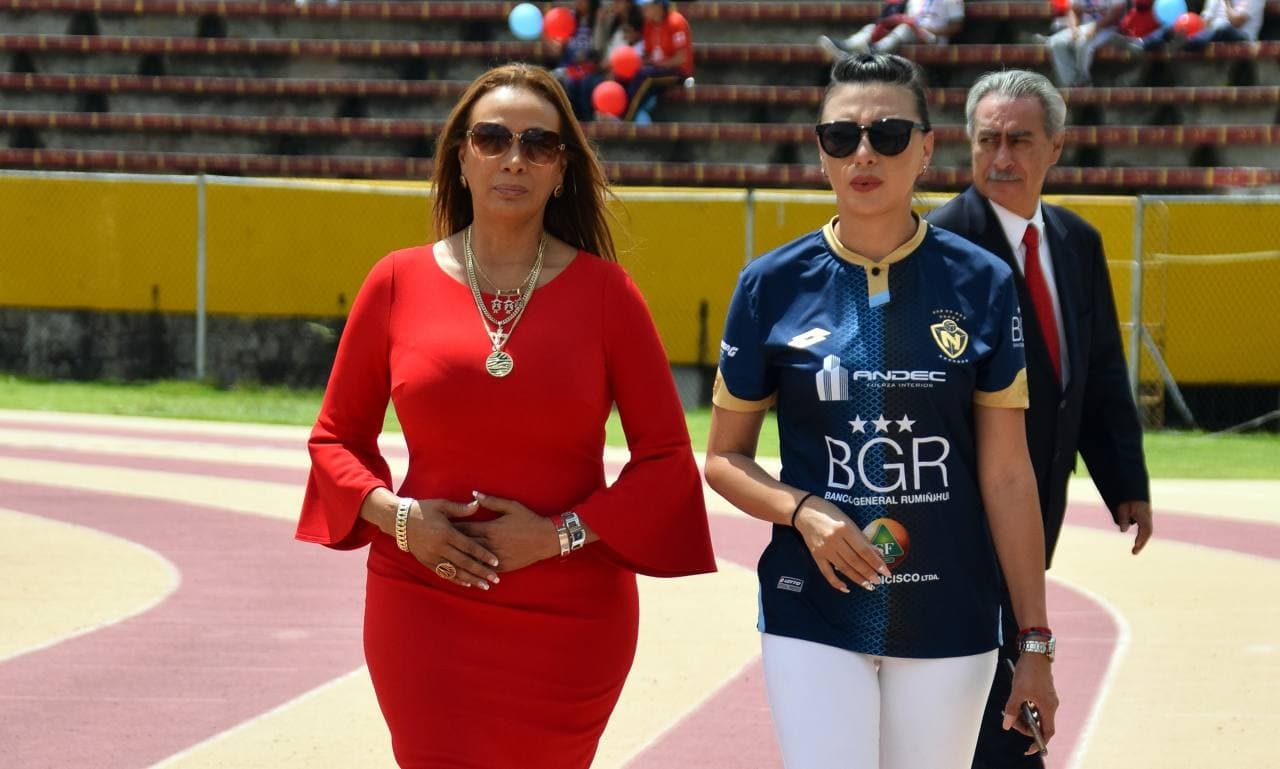 Fue la más ferviente defensora de Luis Chiriboga, firmó el documento contra LDU pero no consigue recursos para pagarle a los trabajadores de El Nacional