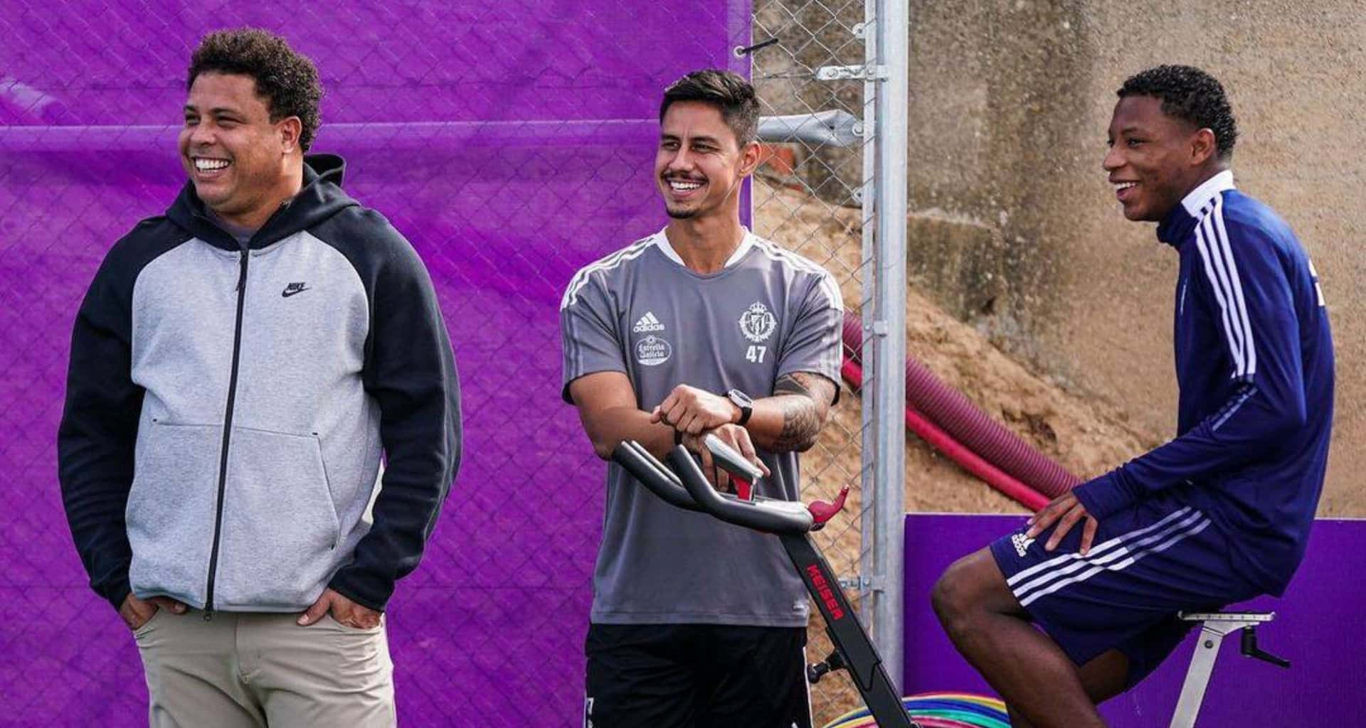 Gonzalo Plata quiere quedarse en Real Valladolid y está pendiente en cada compromiso del club