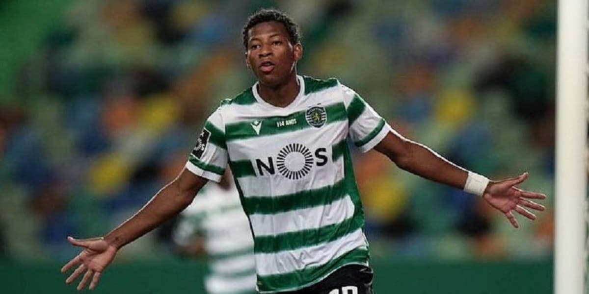 Gonzalo Plata se proclamó campeón en Portugal con Sporting Lisboa, luego de 19 años se sequía de títulos. El ecuatoriano festejó en los camerinos y aprovechó para dar un mensaje
