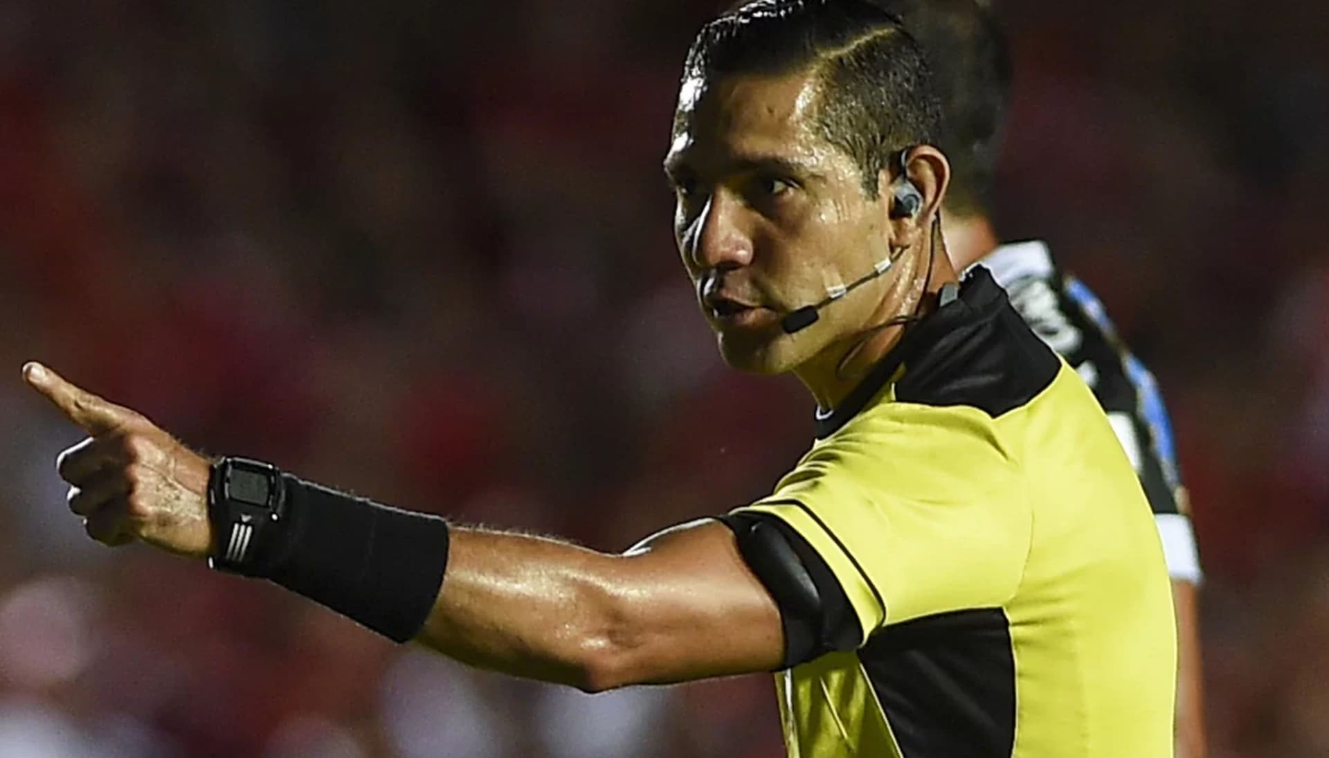 Guillermo Guerrero habló sobre el polémico arbitraje en el Clásico del Astillero