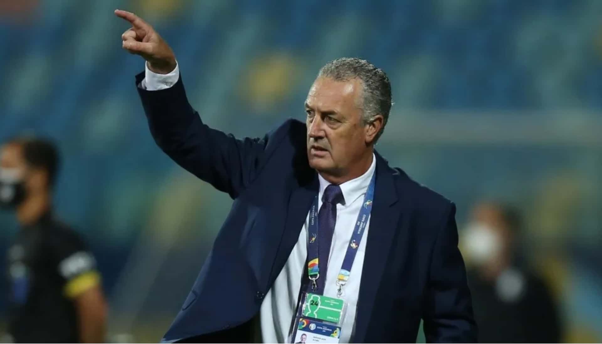 Gustavo Alfaro decidió no llamar a un jugador para que no le dañe el camerino