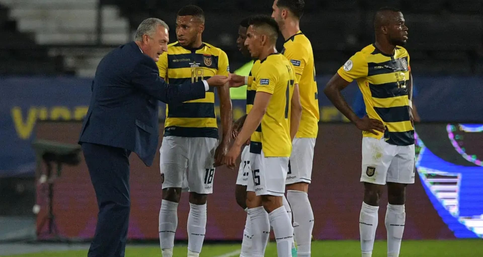 Gustavo Alfaro lo quería probar gracias a su buen momento pero justo en su ùltimo partido sufriò una lesion, no es Jeremy Sarmiento