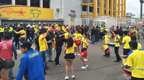 Hay mucha expectativa en Cuenca por ver a la selección ecuatoriana y las entradas están en manos de la reventa