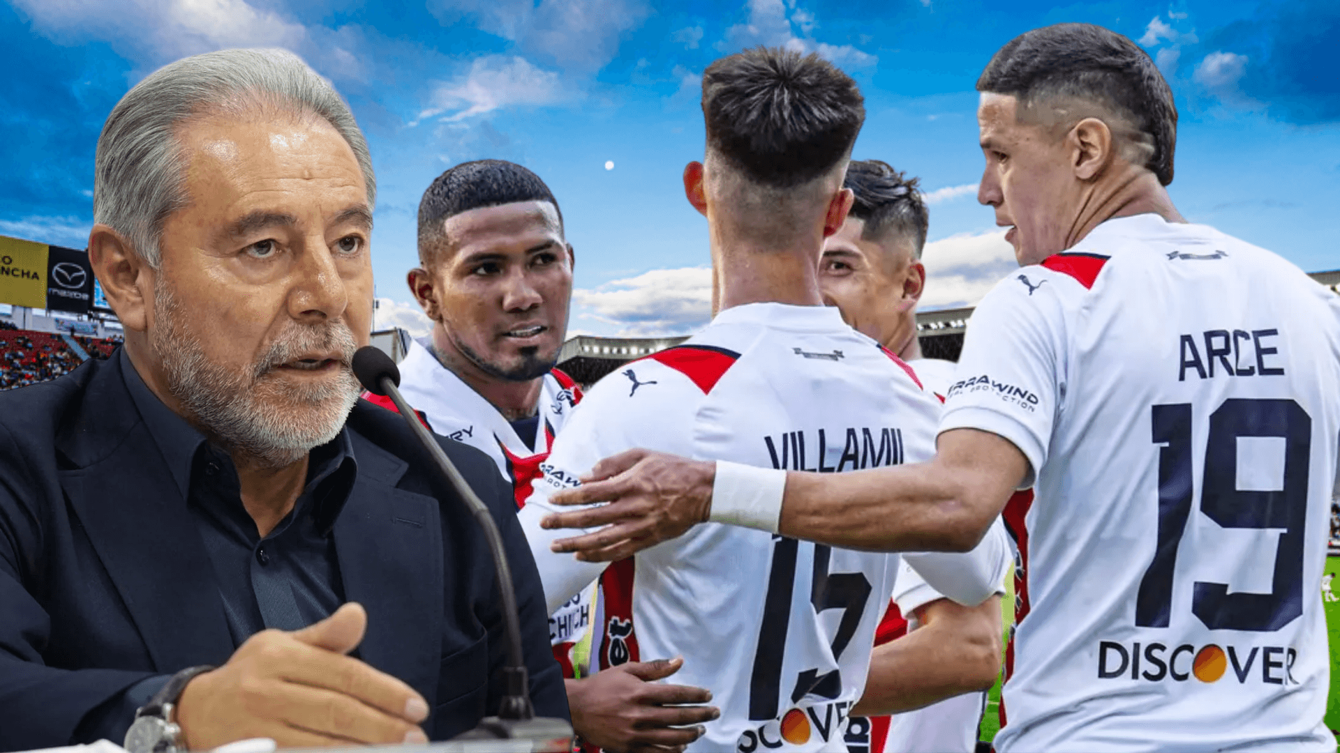 Isaac Álvarez y jugadores de Liga de Quito (Foto tomada de: Liga de Quito/API/X)