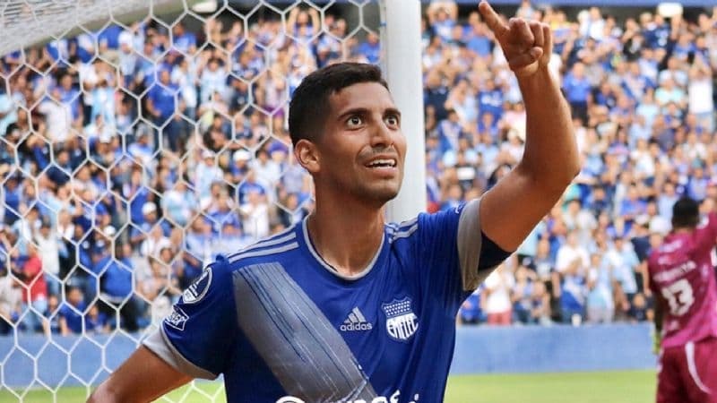 Ismael Rescalvo es criticado por tener su favoritos en Emelec.