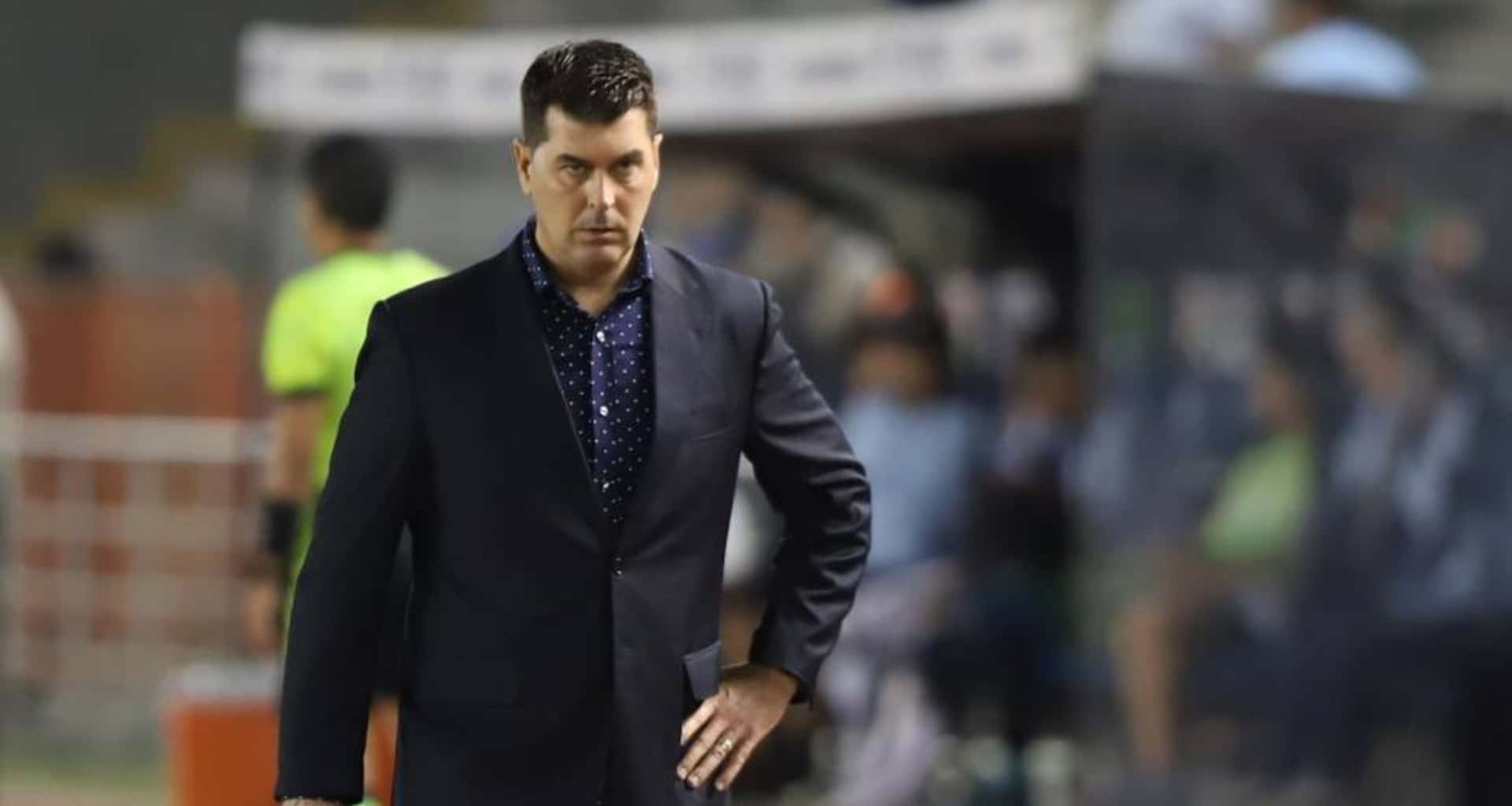 Ismael Rescalvo finalmente salió del equipo de Emelec para el 2023 pero arregló por una buena cifra que debe ser cancelada lo más pronto posible