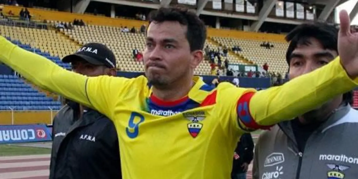 Iván Kaviedes vuelve a alborotar las redes sociales. Apareció en un equipo ecuatoriano y le dieron la bienvenida