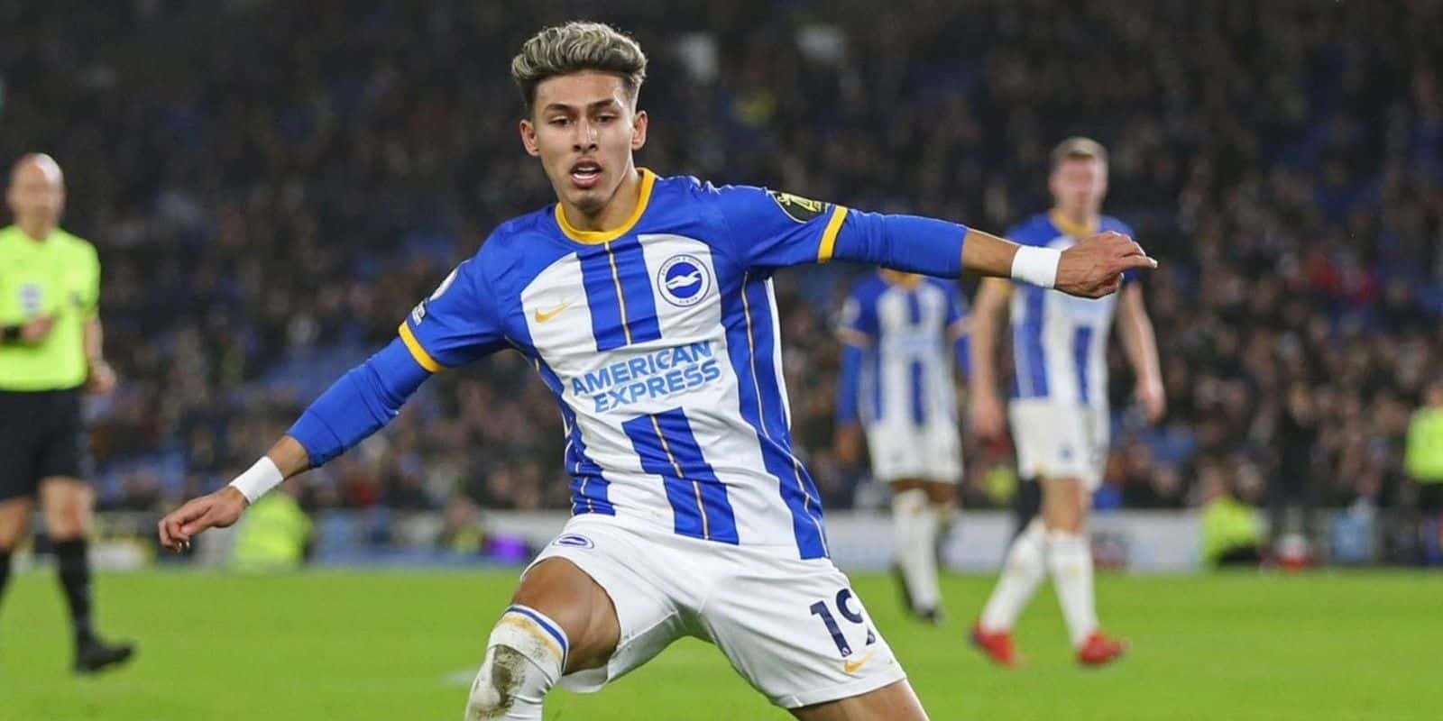 Jeremy Sarmiento el joven ecuatoriano, a pesar de su lesión apareció en un lugar muy importante para sus compañeros.
