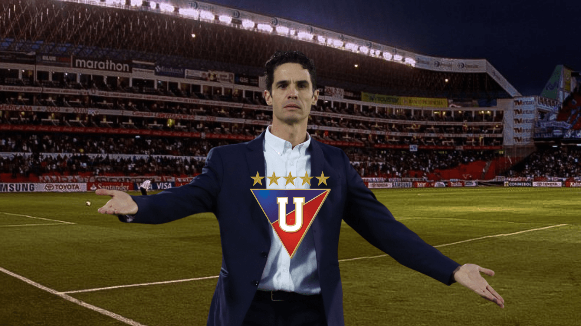 Josep Alcácer dirigiendo, escudo de Liga de Quito. Foto tomada de: API