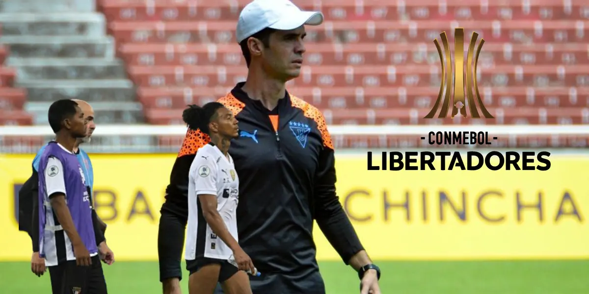 Josep Alcácer dirigiendo, lado jugadores de Liga de Quito en evidente estado de preocupación. FOTO: Kandela Radio Manabi 