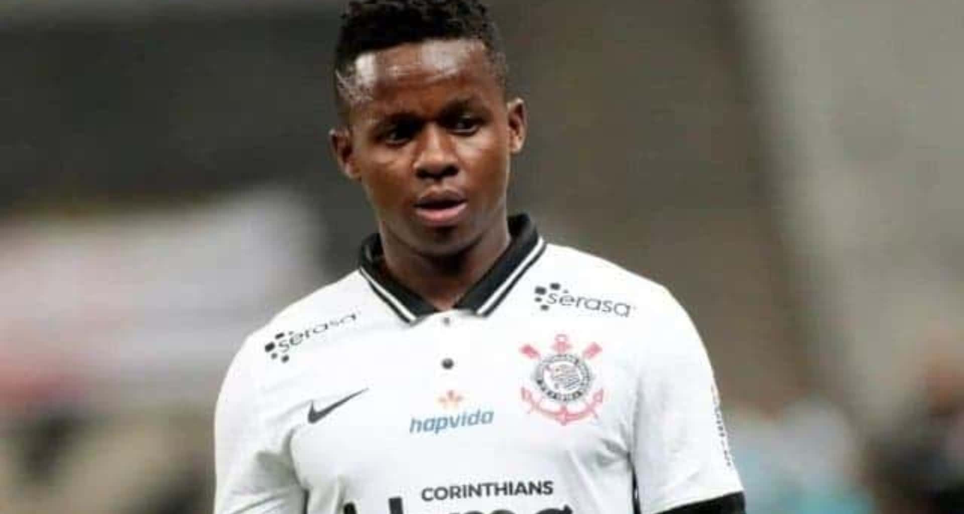 Juan Cazares tiene las horas contadas en Fluminense ya que no lo renovarán. Todo apunta a que se irá a una liga desconocida en Europa