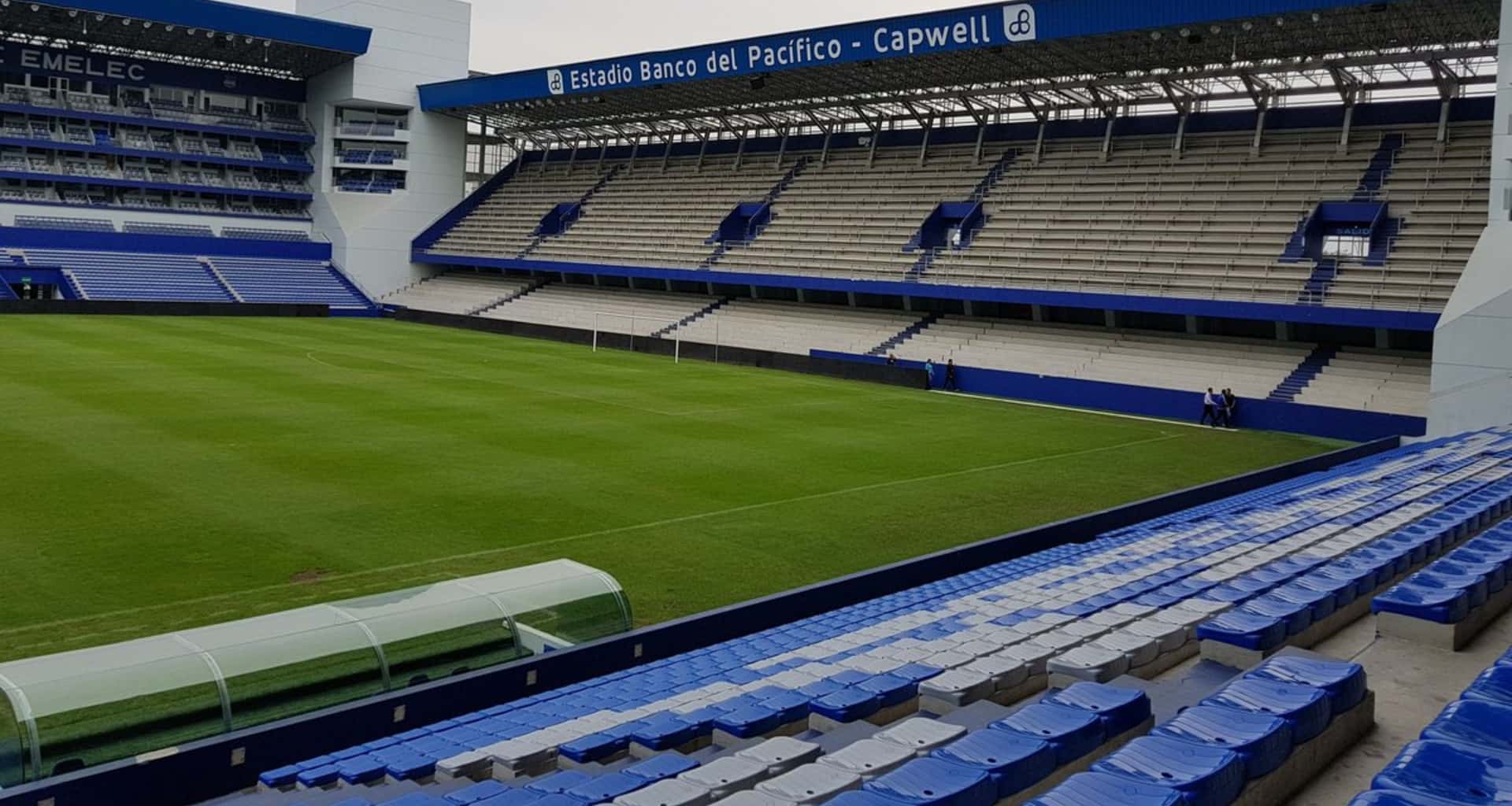 La cancha de Emelec quedó bastante afectada luego de la final y no pasó desapercibida en la visita de Ángel Mena al Capwell
