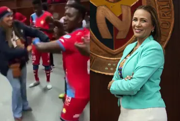 La presidenta de El Nacional se puso a bailar con los jugadores luego de ganarle al Delfín