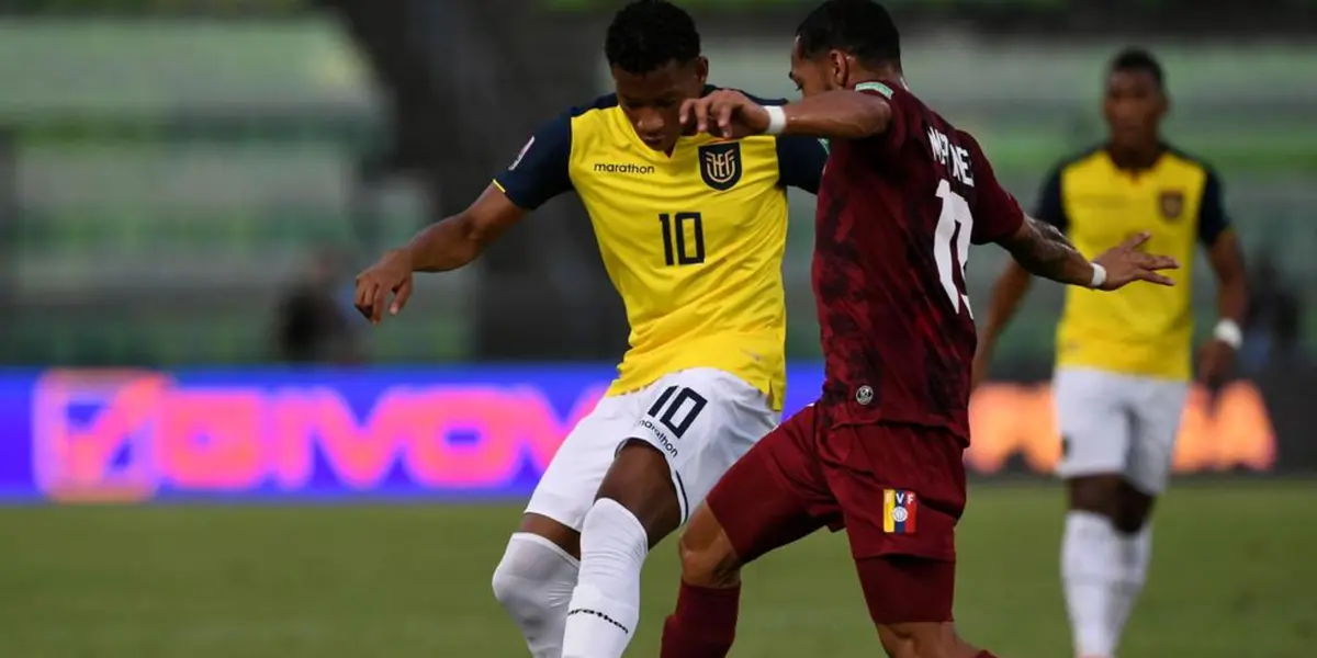 La Selección Ecuatoriana perdió contra Venezuela en condición de visitante por la cuenta de 2 a 1 sin embargo la historia pudo cambiar con un tanto que le anularon por parte del referí